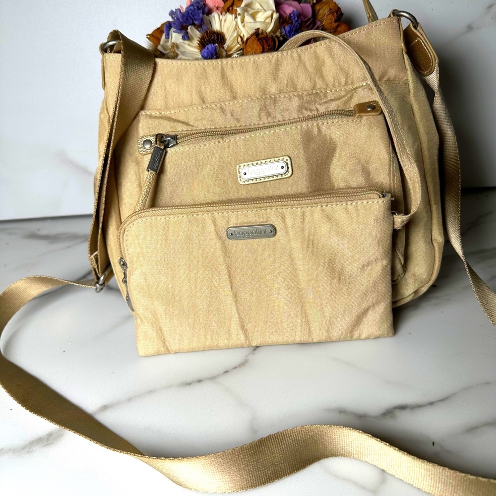 Baggallini Everywhere Crossbody Bag RFID Wristlet Gold Travel Nylon Small Medium